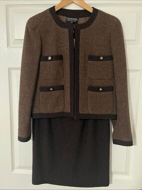 Authentic vintage CHANEL Brown & Dark Brown Tweed suit in mint condition